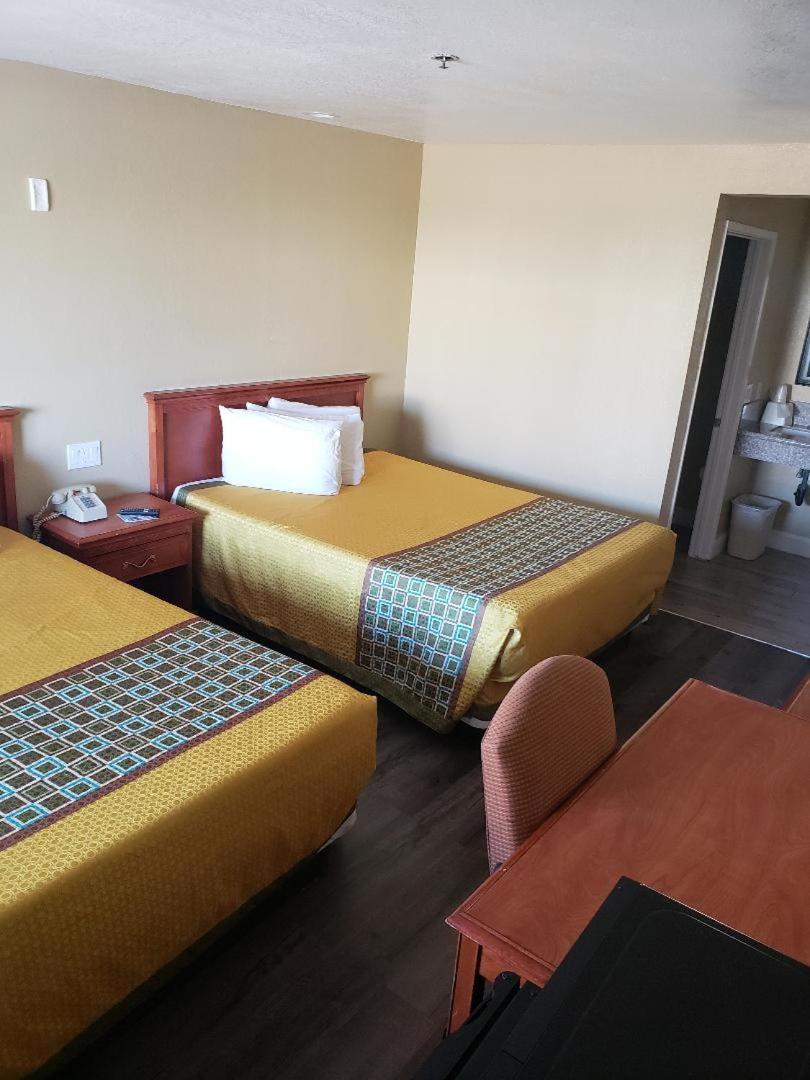 University Inn Fresno Eksteriør bilde